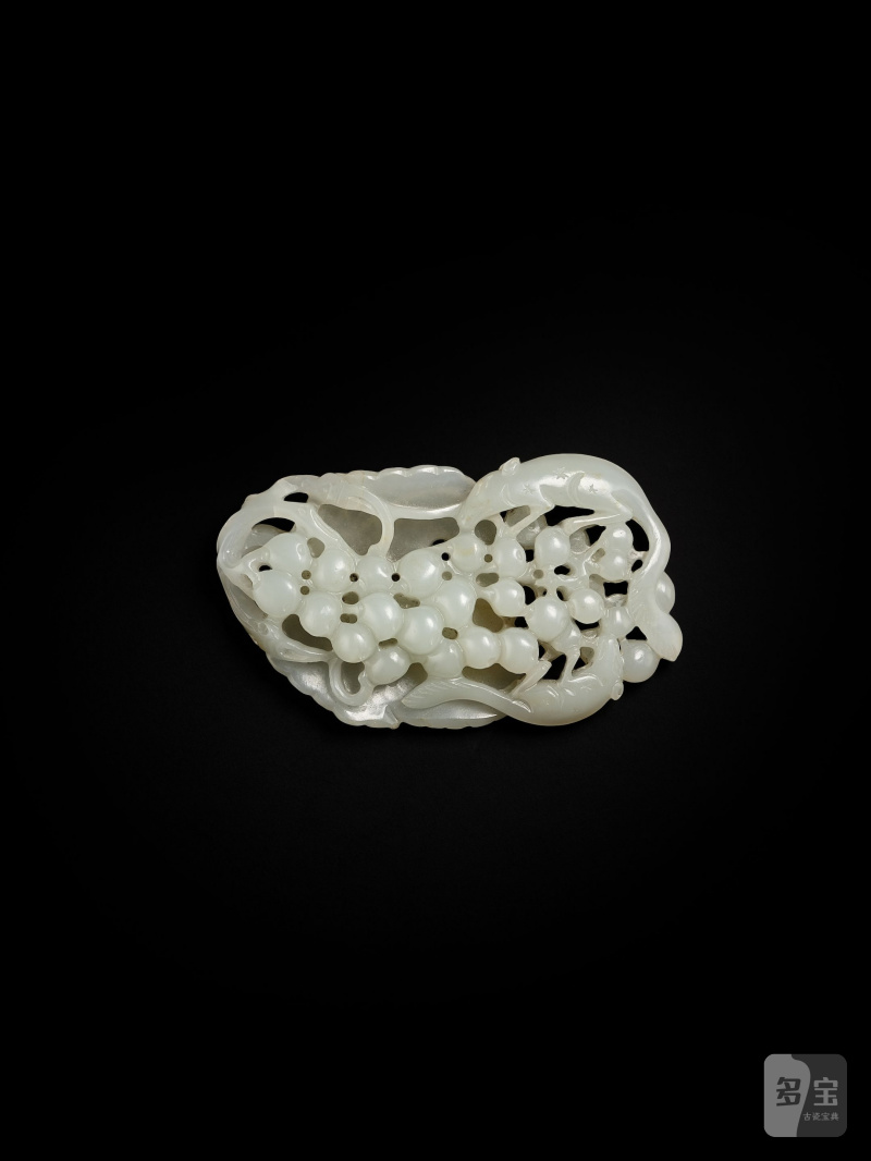 清十八/十九世紀　白玉松鼠葡萄 | A WHITE JADE 'SQUIRREL AMONG GRAPESVINE' GROUP - 图3